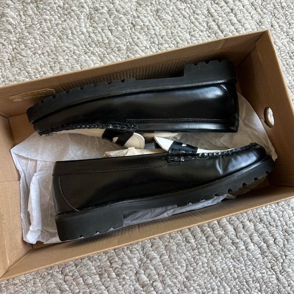 G.H. Bass & Co. Black and White Loafers - Picture 5 of 6